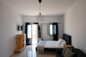 K & G Central Apartments Fira, Thira
